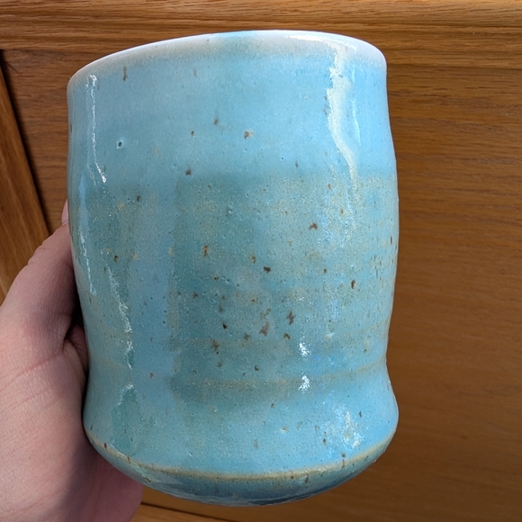 Set of Two Ceramic Cups - Black and Green - Picture 3 of 7